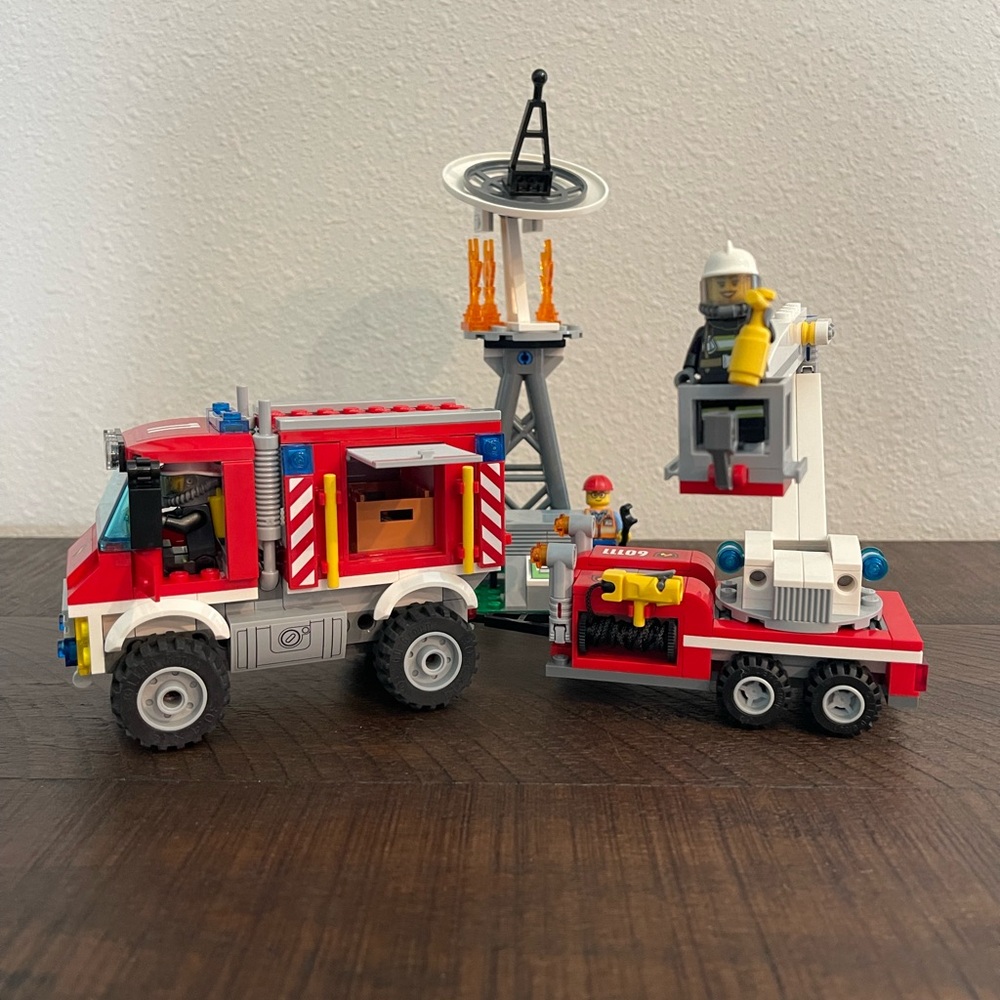 Lego *RETIRED* 60111 City Fire Utility Truck 368 pcs Ages 5-12